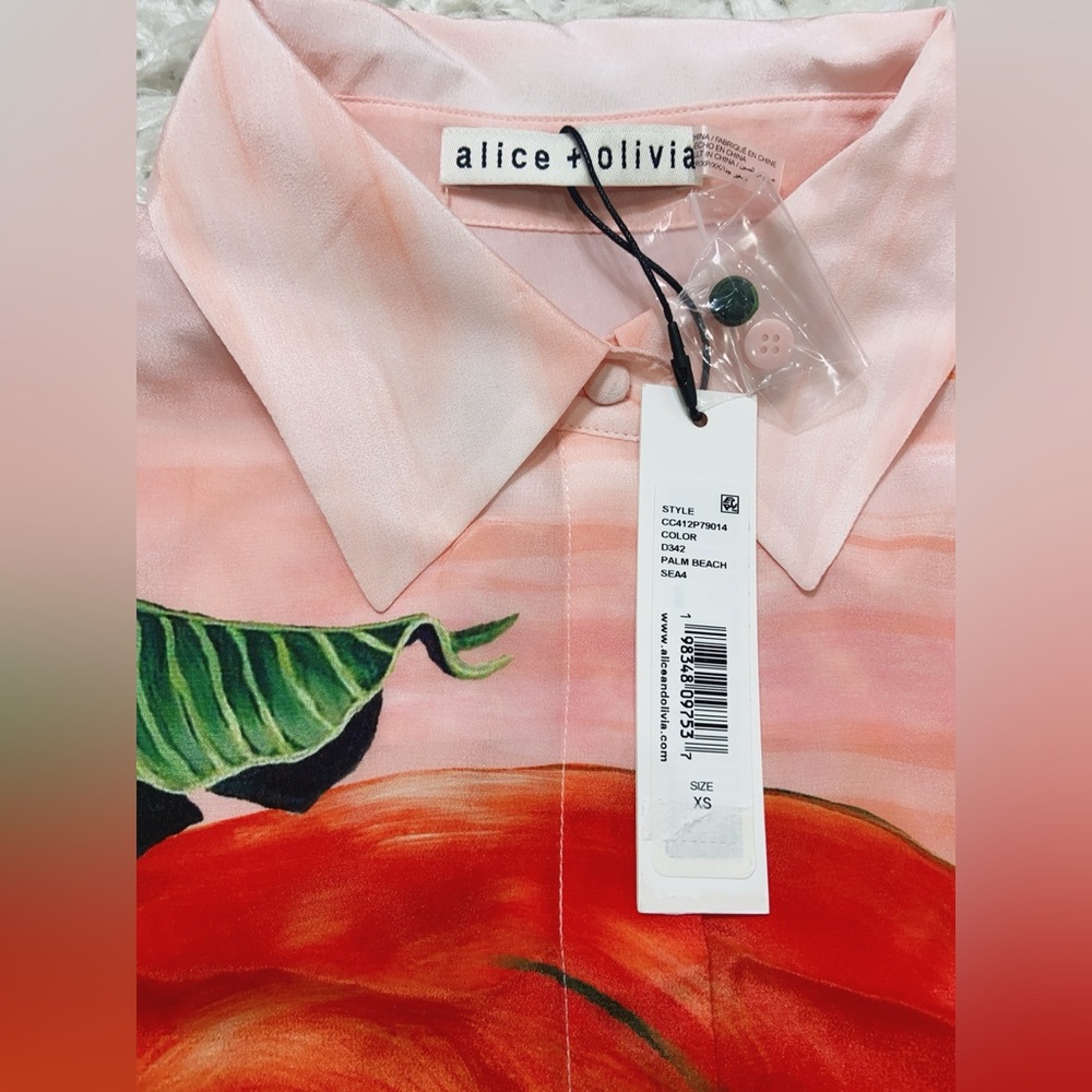 NWT Alice + Olivia Willa Silk Top In Palm Beach - Picture 9 of 10